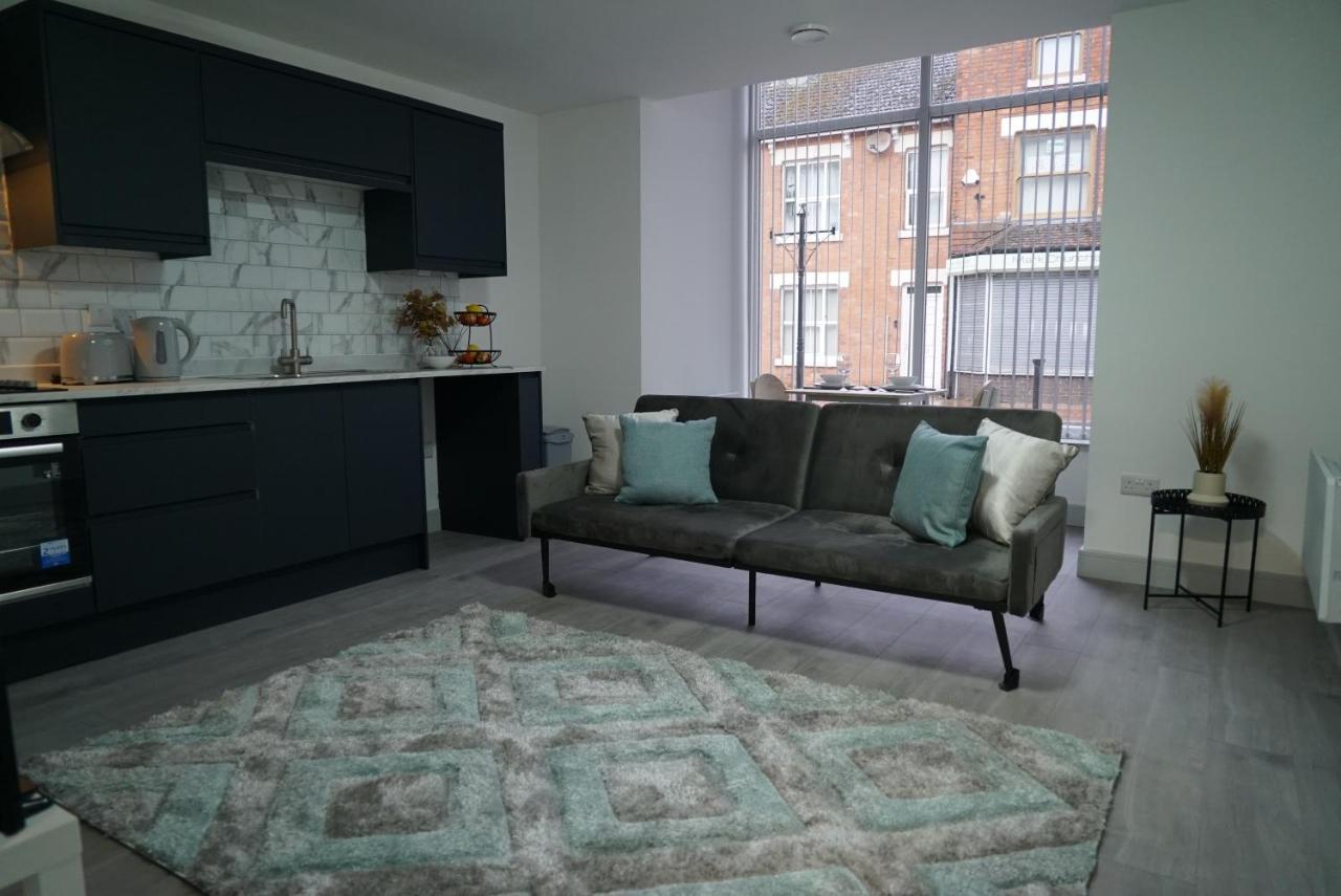 1 & 2 Bed Apartments - Desborough, Kettering, Cosy, Parking, Family, Wifi เคทเทอริง ภายนอก รูปภาพ